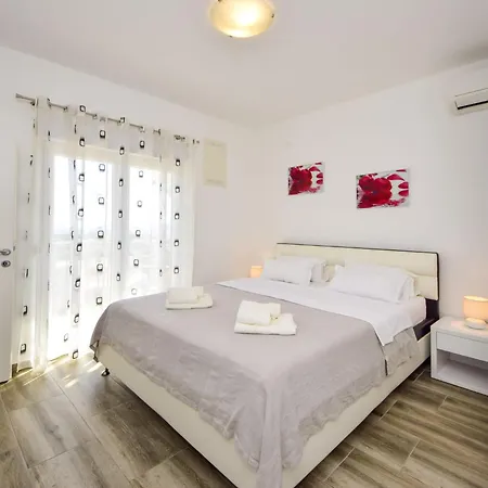 Maris By Interhome * Seget Vranjica