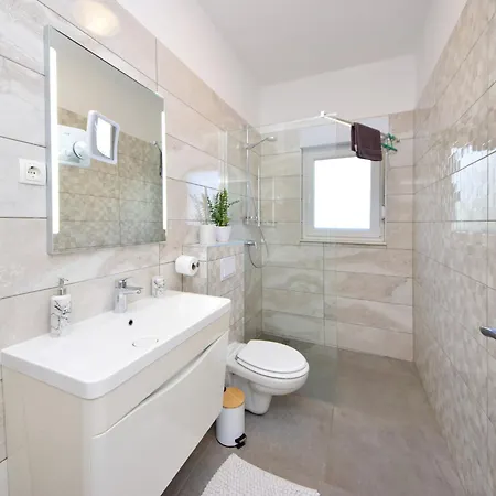 Maris By Interhome * Seget Vranjica