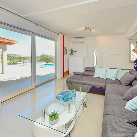 Maris By Interhome