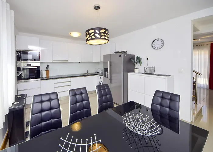 Villa Maris By Interhome Seget Vranjica