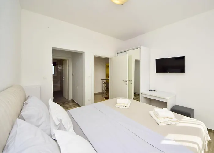 Villa Maris By Interhome Seget Vranjica